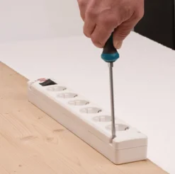 Multiprise Bremounta 6 Prises BRENNENSTUHL - 3m - H05VV-F3G1.5 Avec Interrupteur - Blanc - 1150651326 -Toit Outils Pro APA20076 4