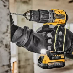 Perceuse Visseuse Percussion Compacte XR 18V 1.7Ah Li-Ion Brushless Powerstack DEWALT - DCD805E2T-QW -Toit Outils Pro dcd805e2t a4